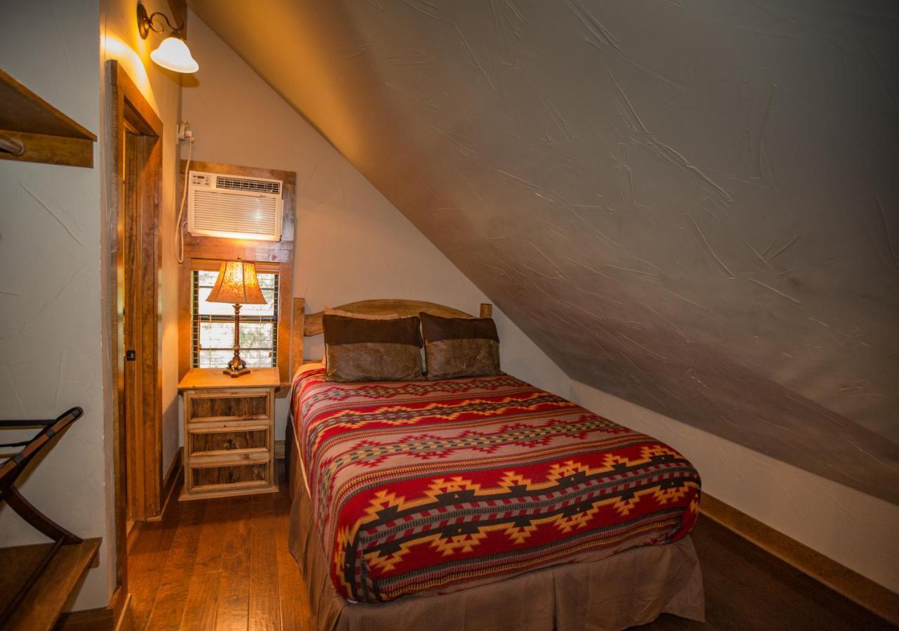 Nrs Event Center & Guest Ranch Hotel Decatur Ngoại thất bức ảnh