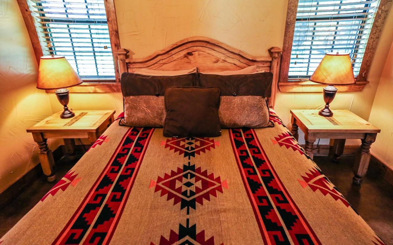 Nrs Event Center & Guest Ranch Hotel Decatur Ngoại thất bức ảnh